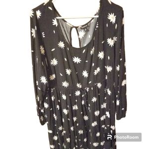 Torrid size 3 blk dress with daisies